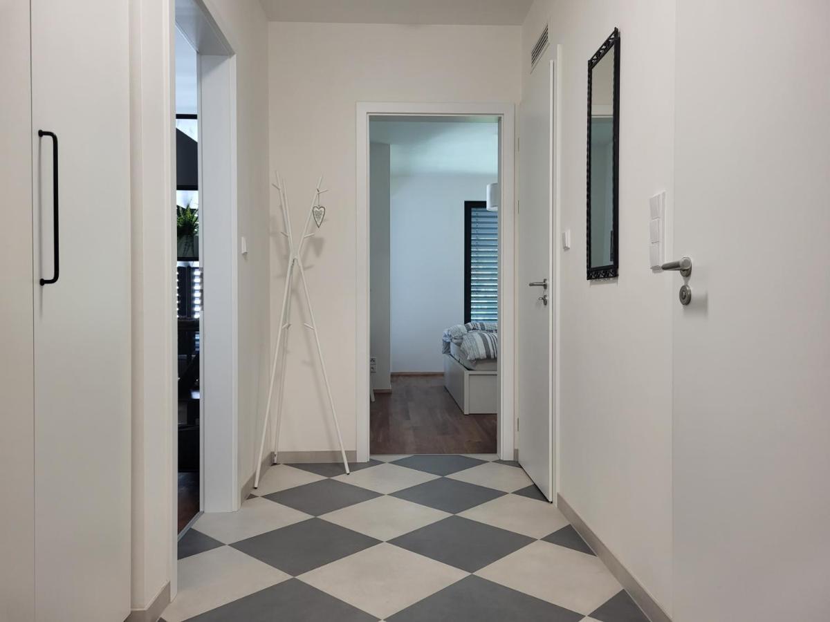 New Apartment In Karlin, Praha 8, Close To Center Exteriér fotografie